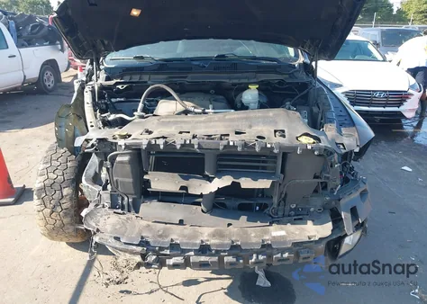 2017 Ram 1500 Night 4X4 6'4 Box z USA, uszkodzony, nr VIN 1C6RR7HT3HS705791